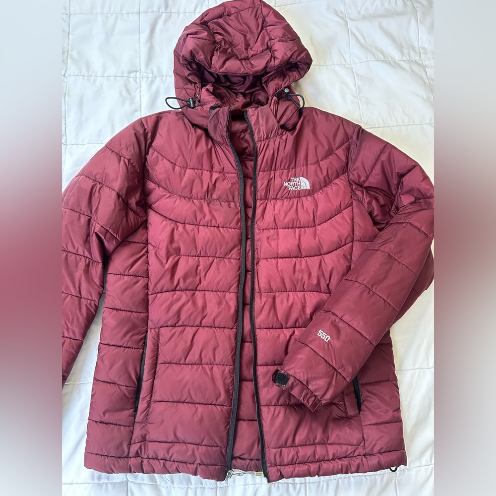 Women’s The North Face hooded puffer jacket